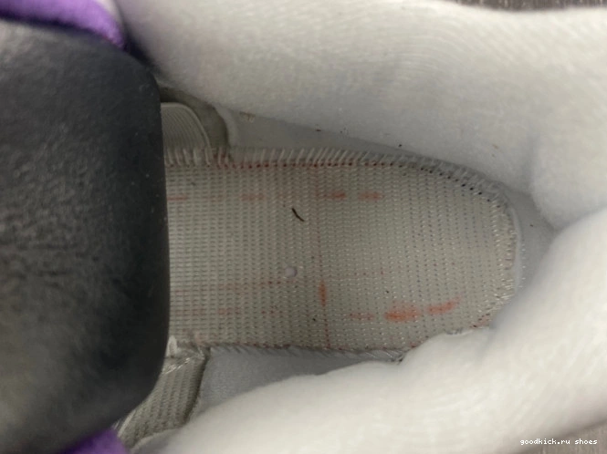 DR5415-150 Retro SB Jordan 4 0709
